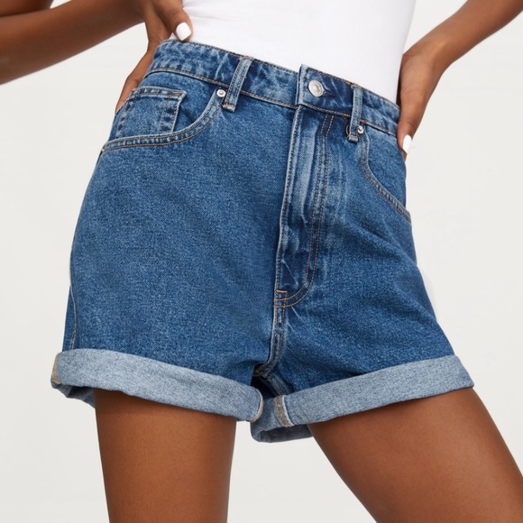 jean shorts mom